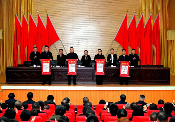 創(chuàng)先爭(zhēng)優(yōu)2